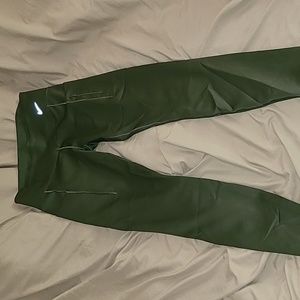 Nike GoWomen's Firm-Support High-Waisted Full-Length Leggings with Pockets